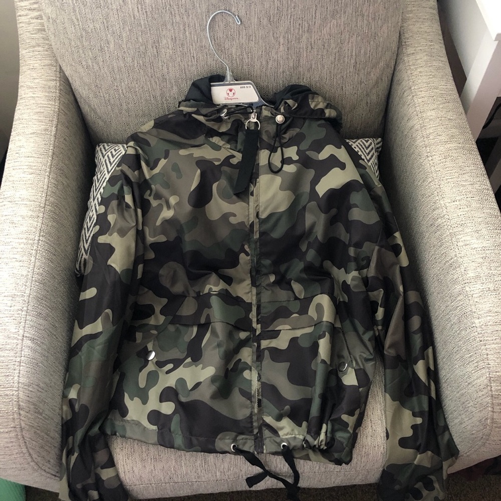 Camo zip up windbreaker